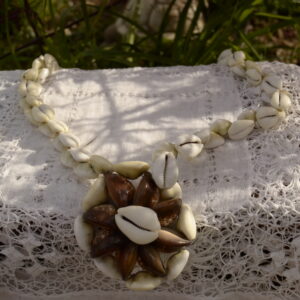 collier cauris