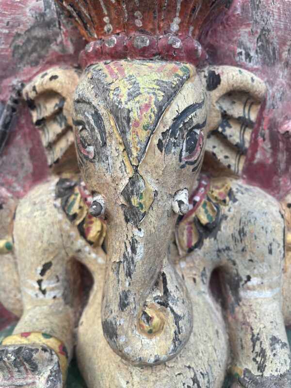 statue en bois vintage
