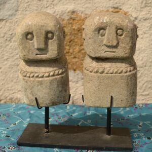 statuette en pierre